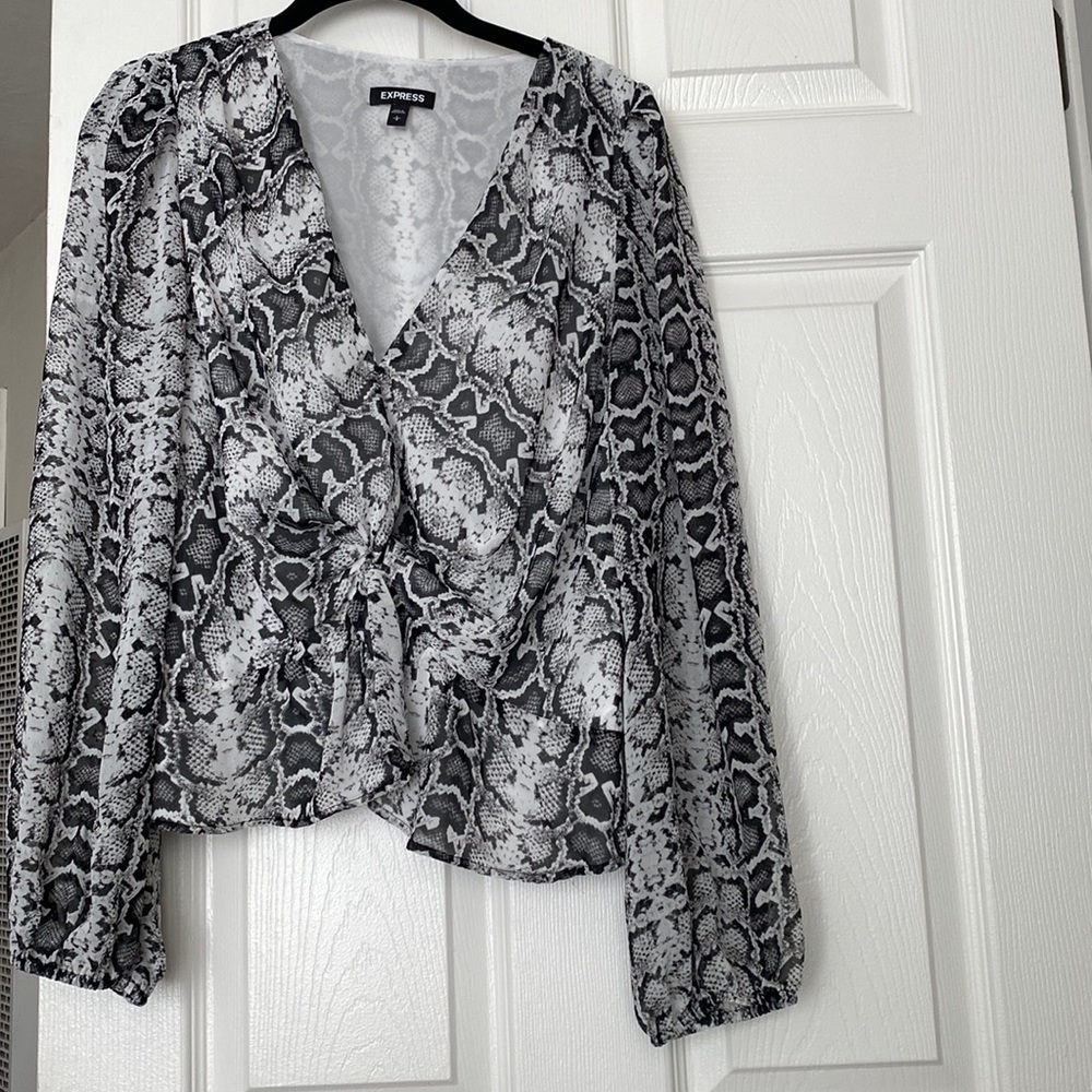 Express Large Black and White Top